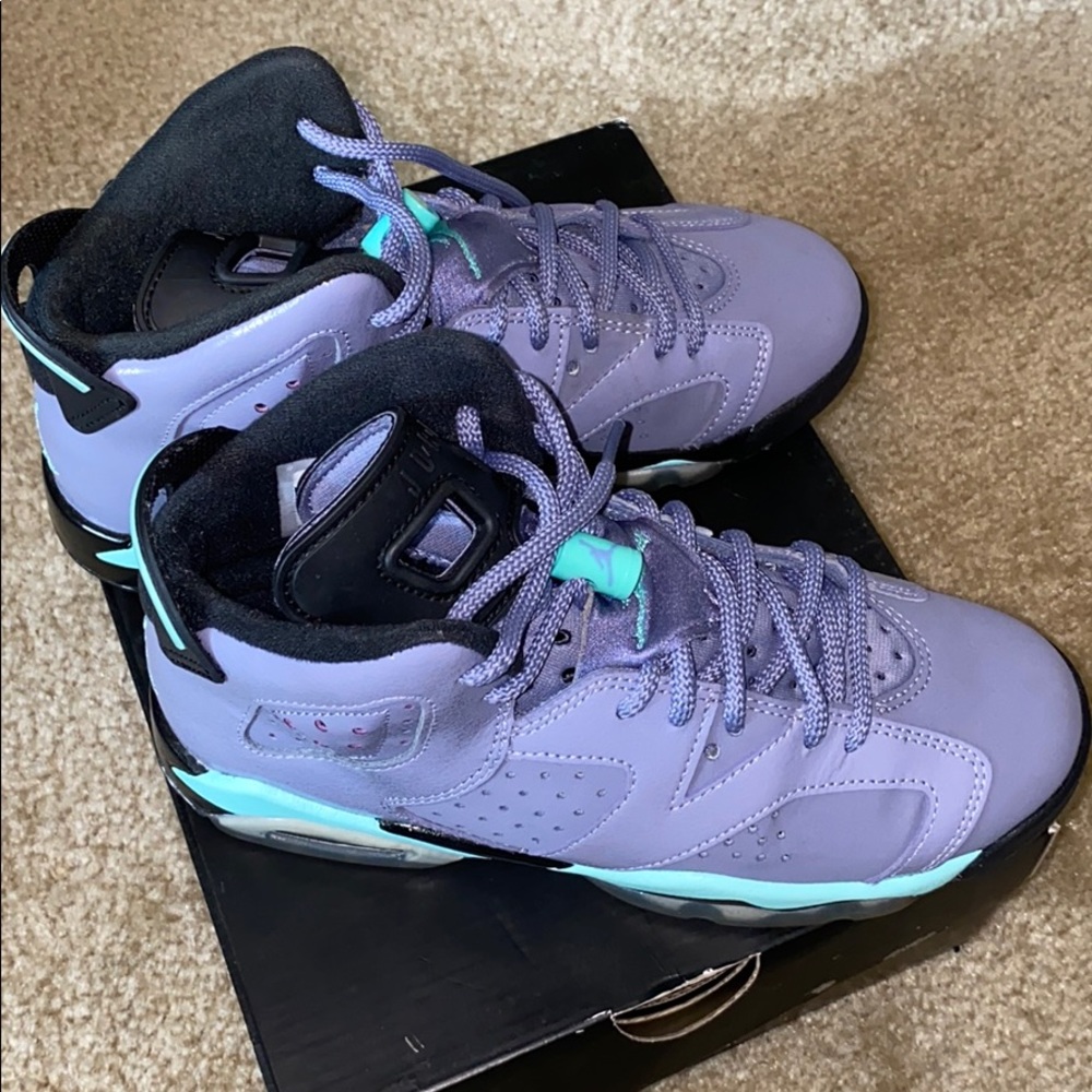 Practically new Jordans 6s!!